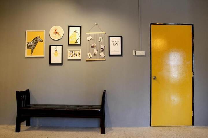 Room 12 of 22
