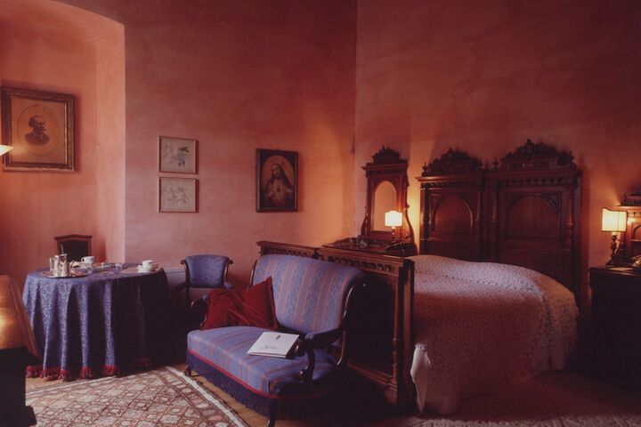 Room 16 of 53