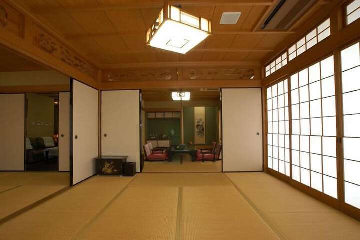Room 6 of 38