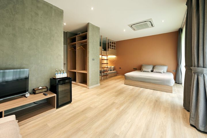 Room 7 of 52
