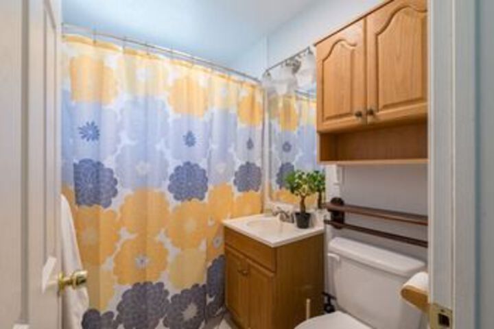 Room 6 of 42