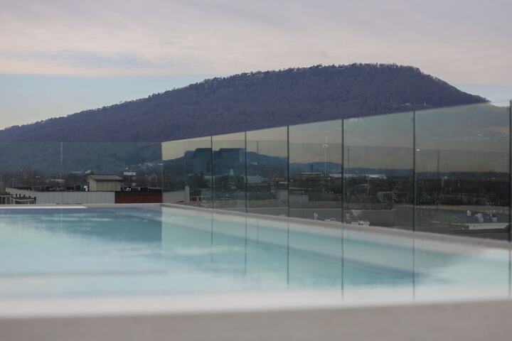 Swimming pool at Caption by Hyatt Chattanooga Downtown