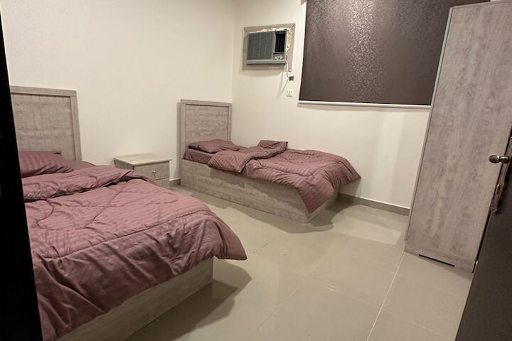 Room 4 of 7