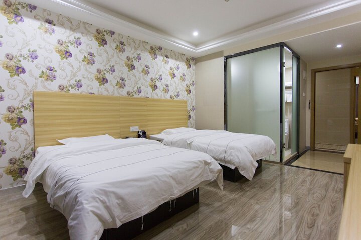 Room 18 of 33