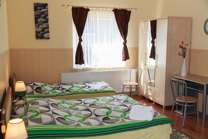 Room 16 of 36