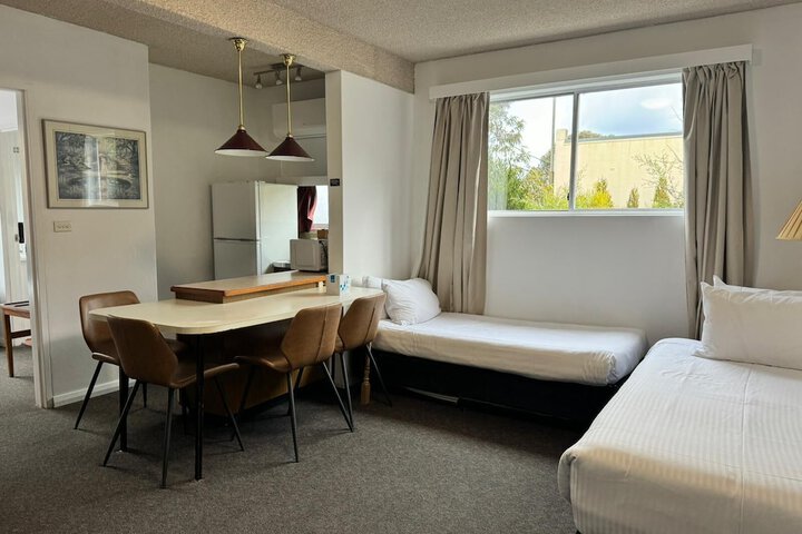 Room 10 of 20