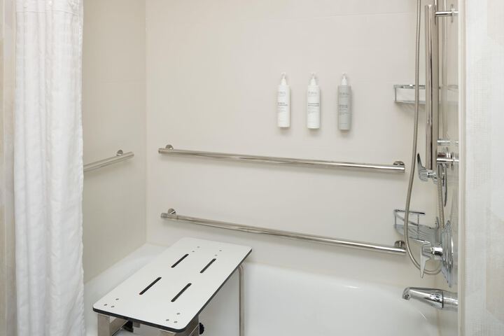 Room 42 of 64