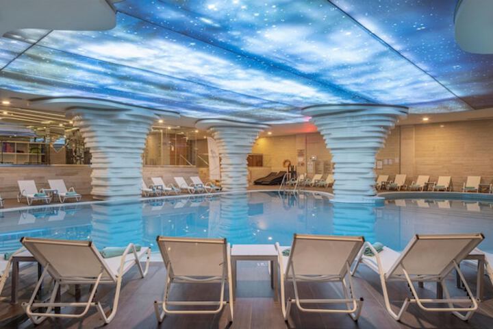 Pool 45 of 152
