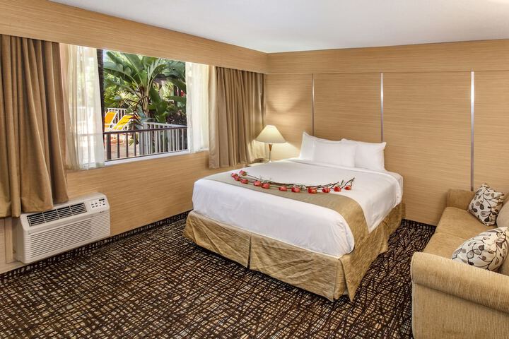 Standard | King Bed (1 of 17)