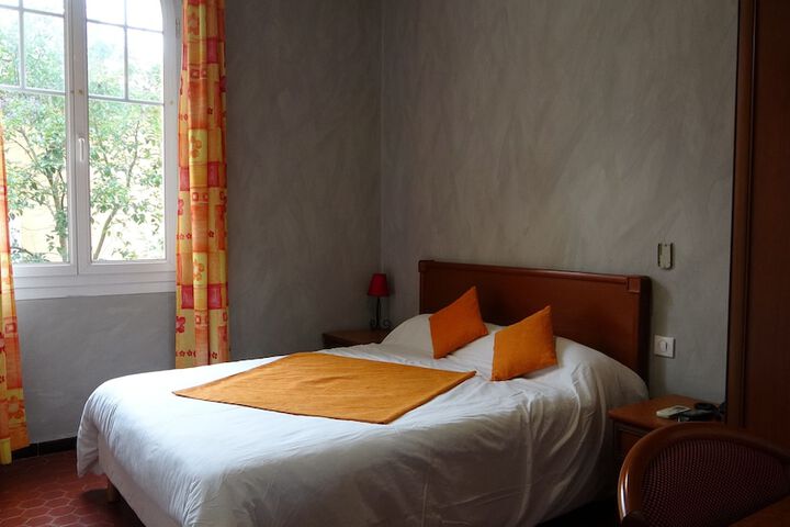 Room 3 of 12