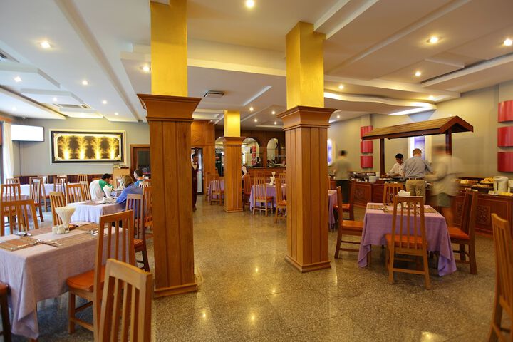 Dining 38 of 56