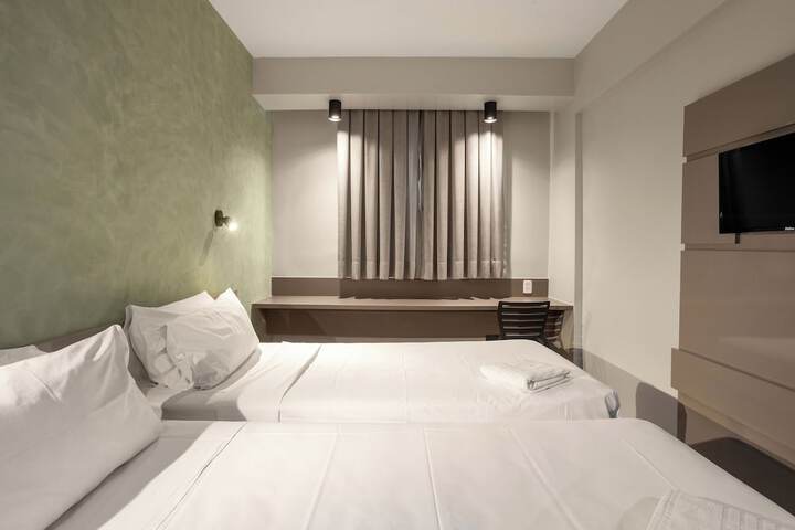 Room 12 of 33