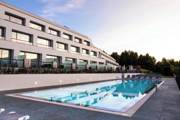 Pool 47 of 75