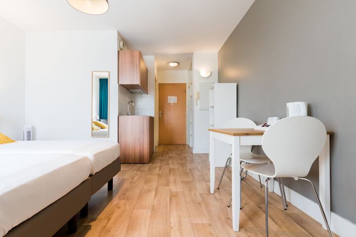 Room 15 of 38
