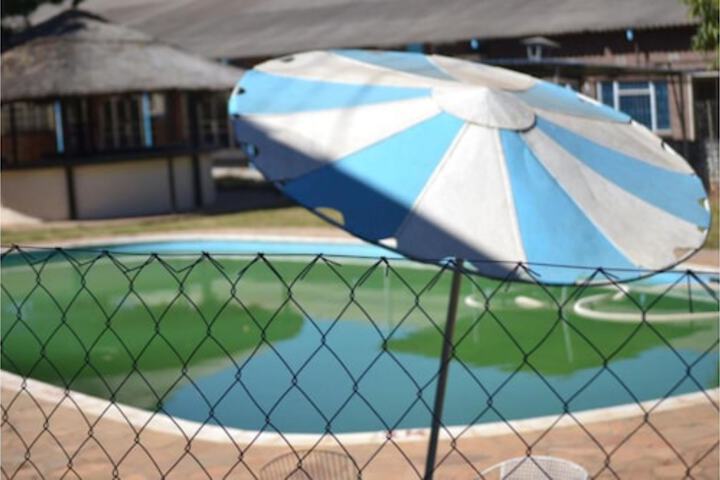 Pool 4 of 9