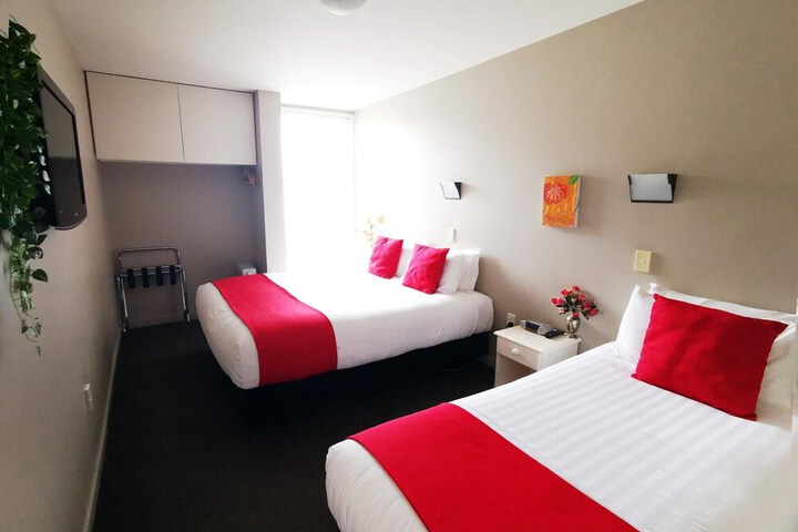 Room 14 of 65