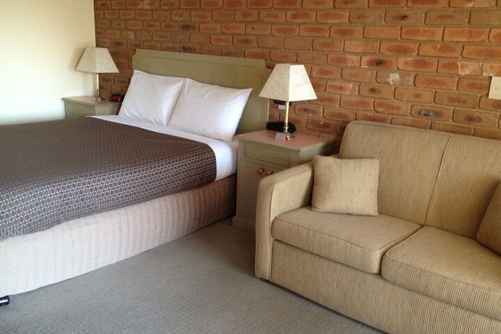 Room 2 of 29