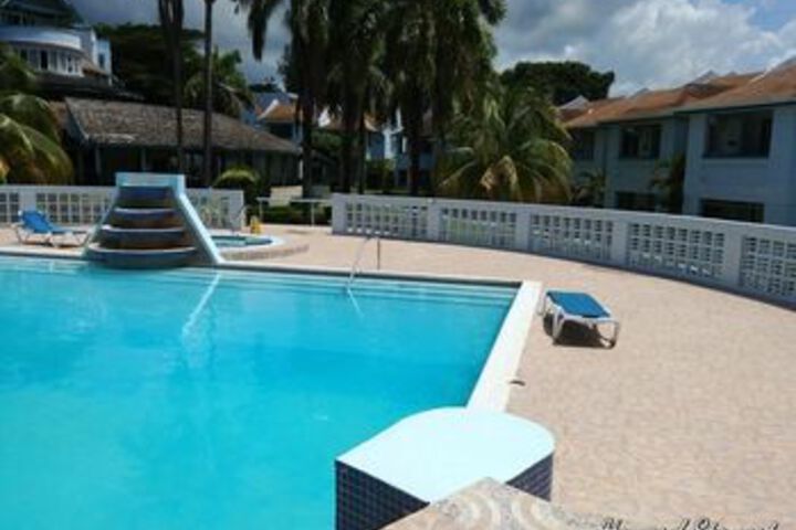 Pool 34 of 41