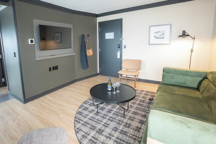 Room 3 of 46