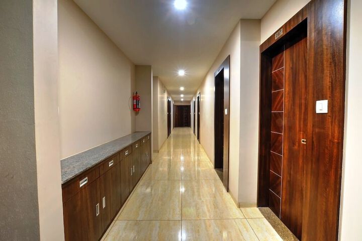 Room 9 of 13