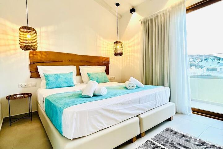 Room 34 of 182