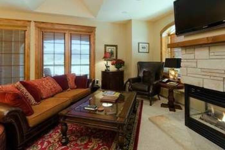 Highmark Steamboat Springs - HM5D by RedAwning