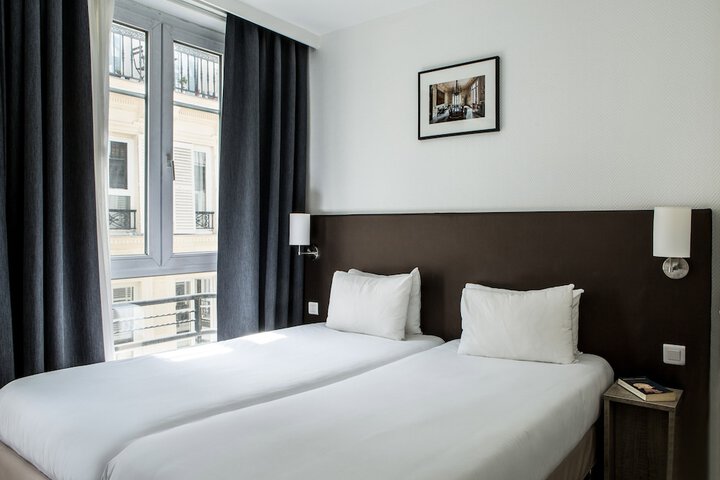 Room 6 of 24