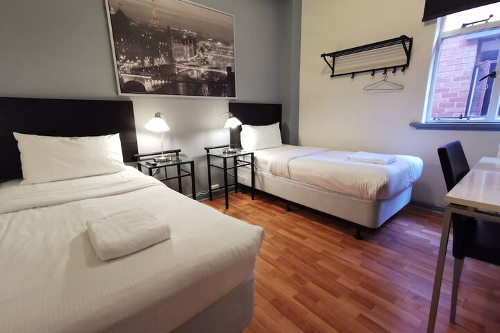 Room 19 of 37