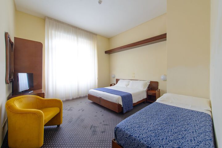 Room 10 of 70