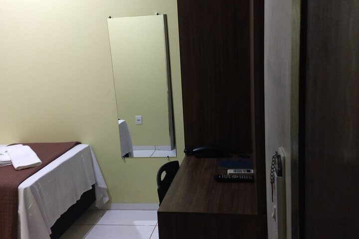 Room 25 of 37