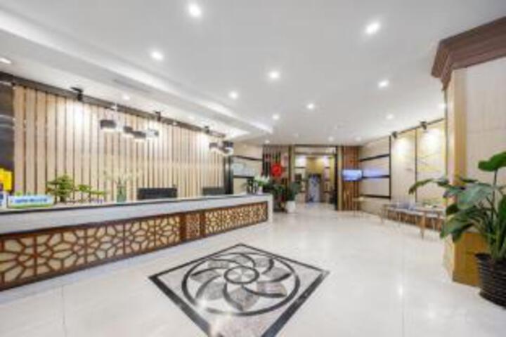 Home Inn Paibai Yun Hotel (Kunming Beichen Caida Branch)