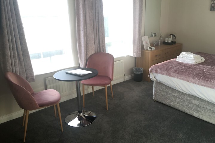 Room 27 of 61