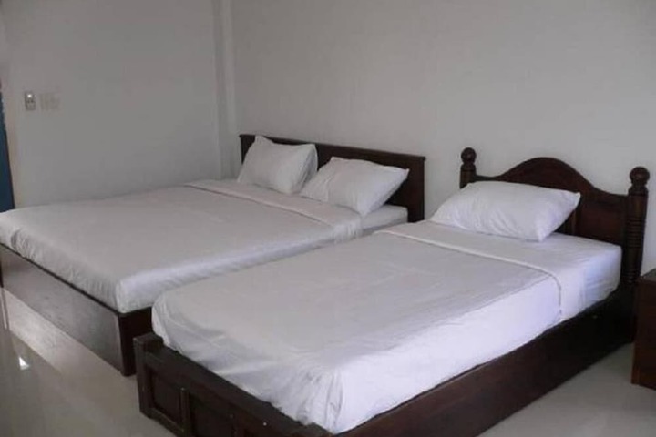 Room 15 of 34