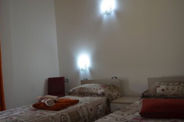 Room 16 of 22