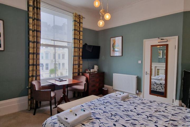Room 35 of 49