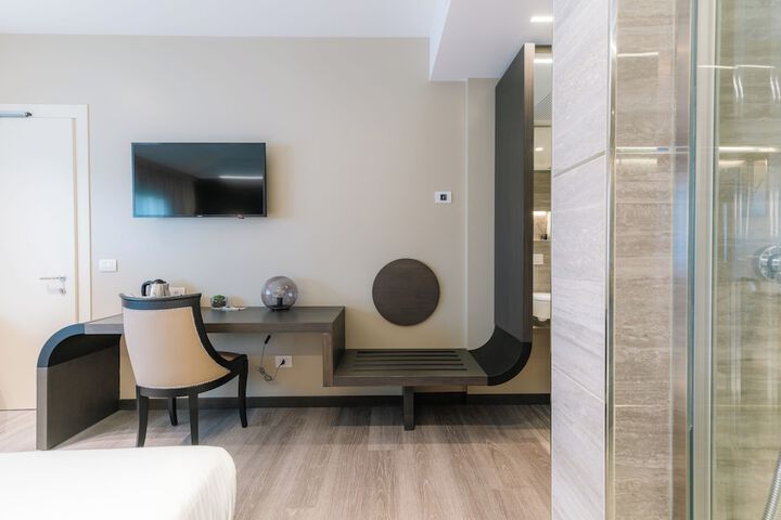 Room 28 of 65
