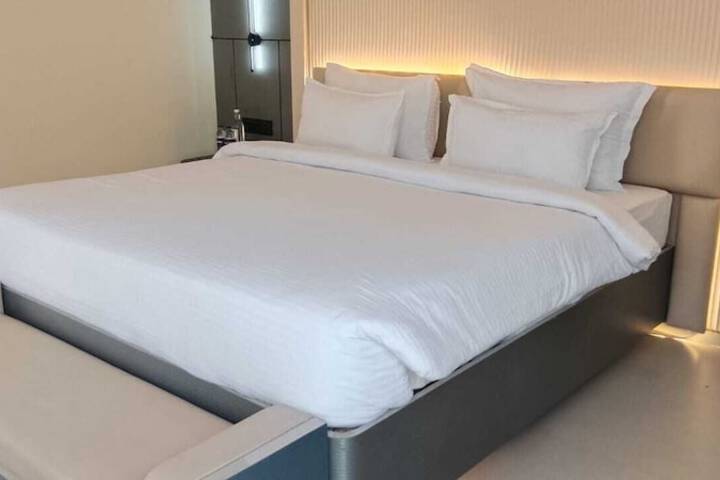 Room 10 of 72