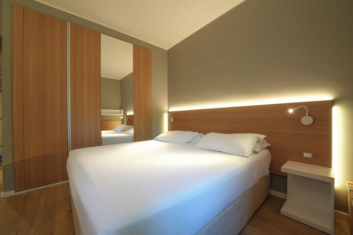 Room 3 of 36