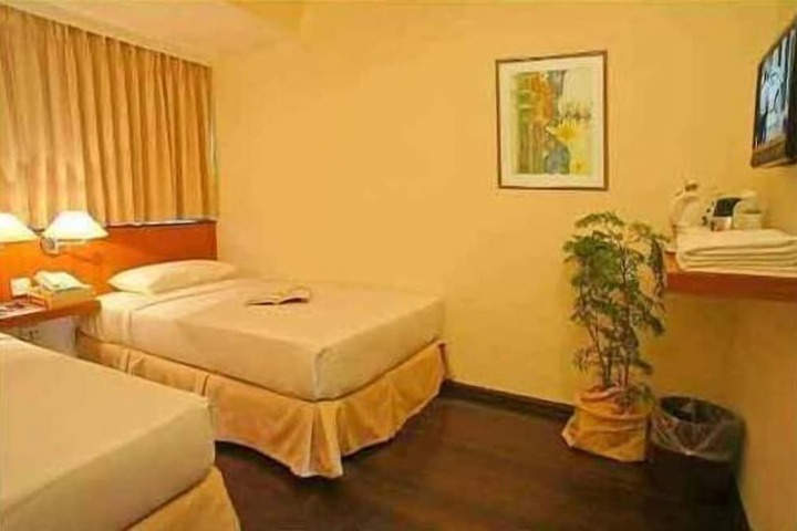 Room 6 of 25