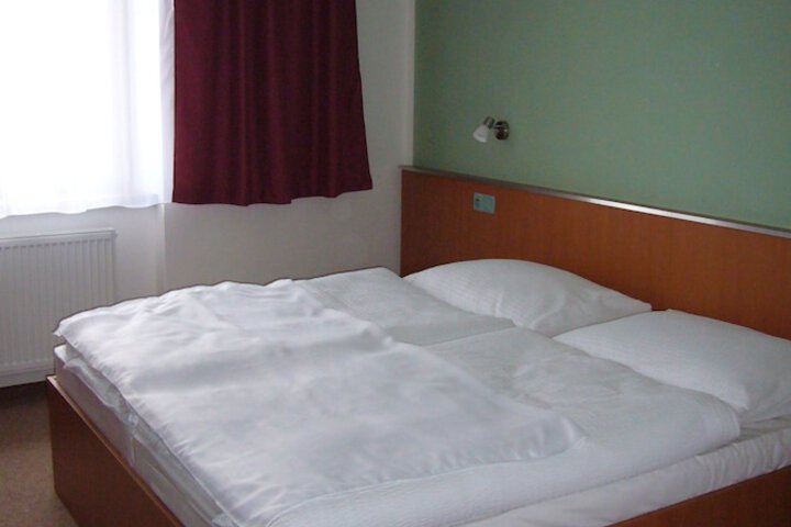 Room 3 of 29