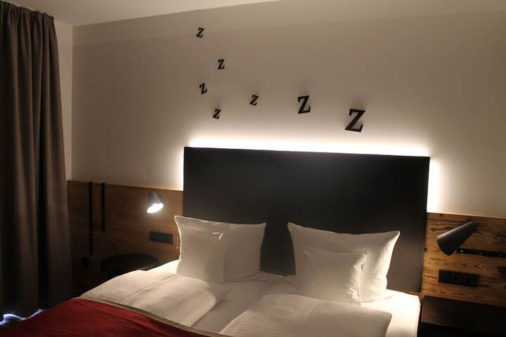 Room 4 of 42