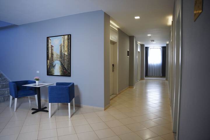 Ballroom/Hall 66 of 72