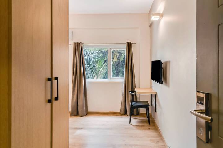 Room 15 of 44