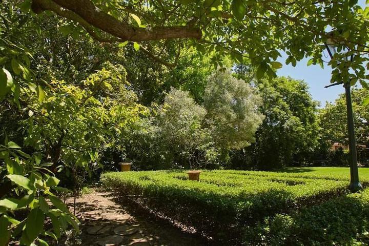 Hotel Exterior 49 of 55