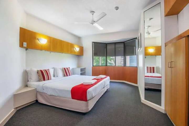 Room 10 of 60