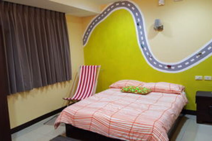 Room 8 of 20