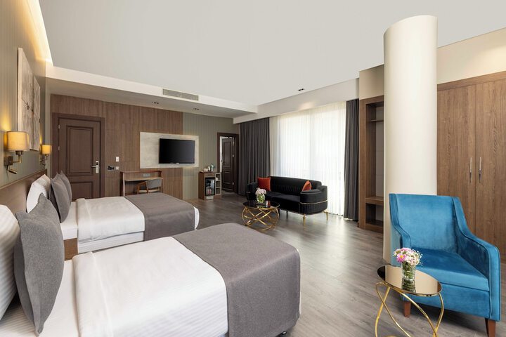 Room 37 of 63