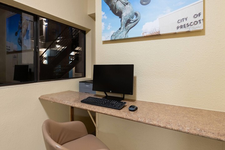 Business Center 37 of 49