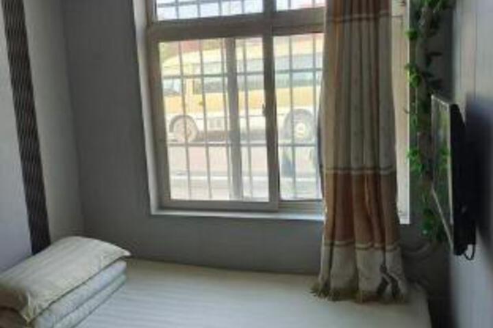 Room 6 of 6