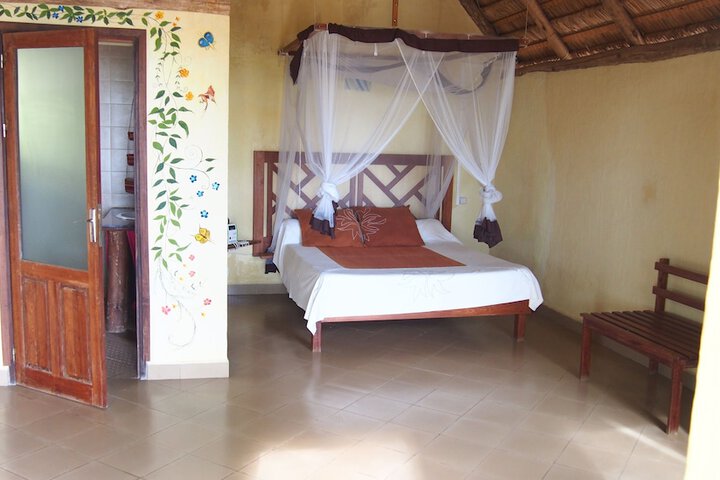 Room 4 of 42